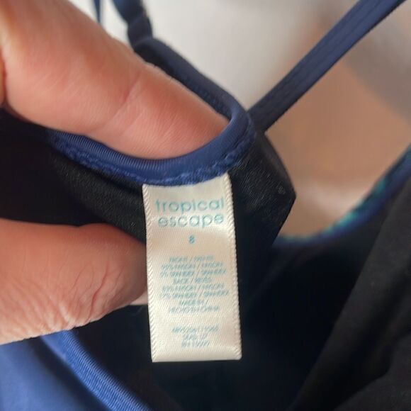 Tropical Escapes Navy/Green Tankini Bathing Suit. Light padding in bra. Size 8. - Picture 9 of 10